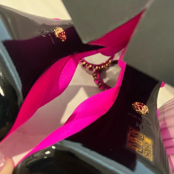 Versace Fuchsia Aevitas Single Platform Pumps - Picture 11 of 14